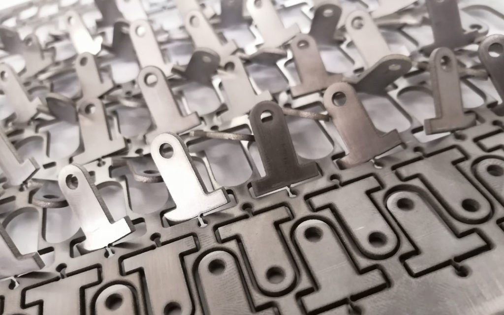 Kontaktlaschen aus 2 mm Bimetall